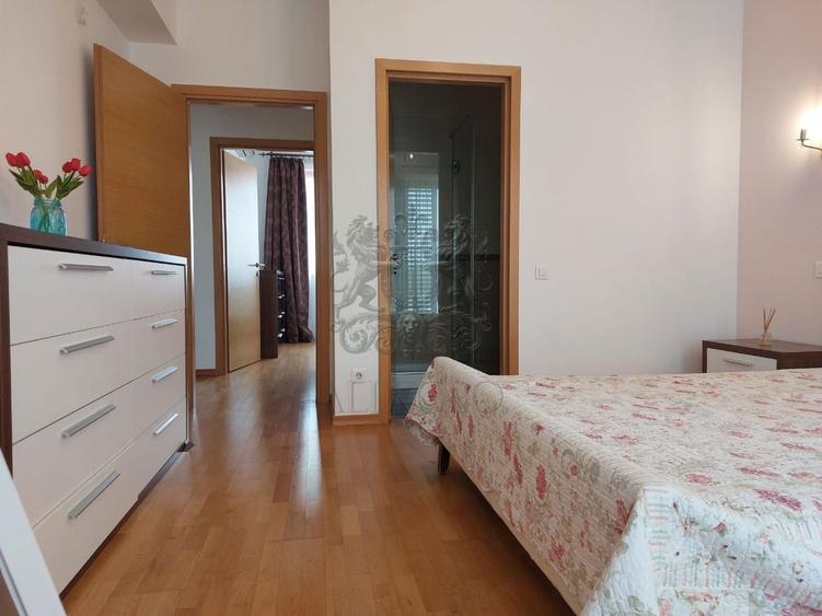 Apartament cu 3 camere decomandat, mobilat în Victoriei