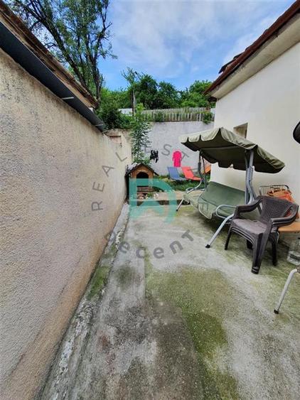 Casă cu 2 camere cu Teren 230 Mp în Centrul Istoric