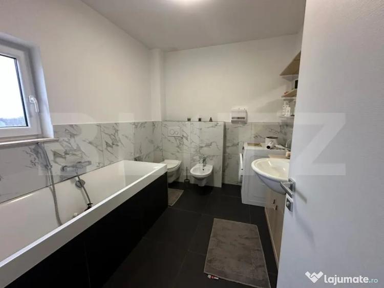 Casă cu 7 camere cu Teren 163 Mp în Lucian Blaga