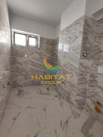 Apartament cu 3 camere semidecomandat în Berceni