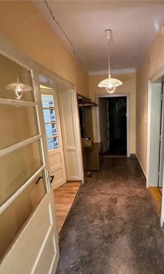 Casă cu 4 camere cu Teren 618 Mp în Semicentral