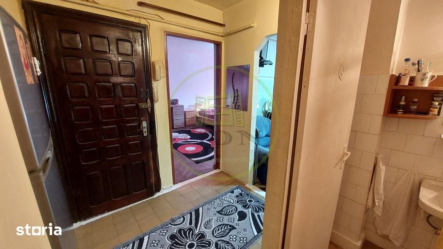 Apartament cu 3 camere decomandat în 1 Mai