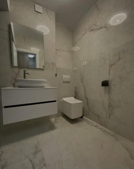 Apartament cu 3 camere decomandat, mobilat în Central