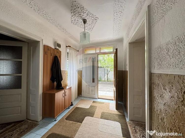 Casă cu 7 camere cu Teren 1026 Mp în Dârlos