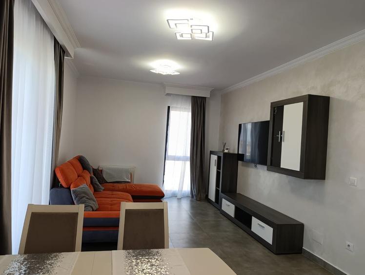 Apartament cu 3 camere decomandat în Cocorăștii Mislii