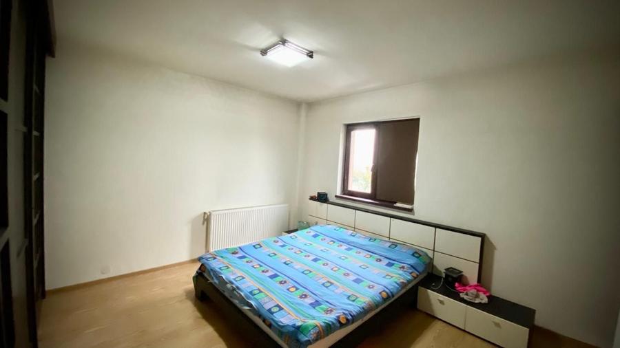 Apartament cu 3 camere decomandat, mobilat în Calea Dumbrăvii