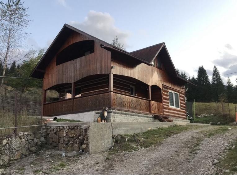 Casă cu 4 camere în Câmpulung Moldovenesc