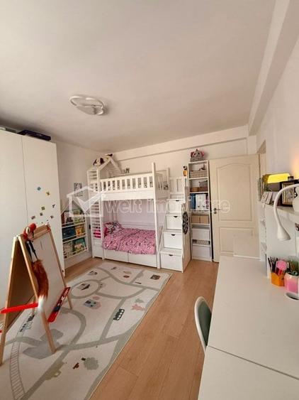 Apartament cu 3 camere decomandat în Florești