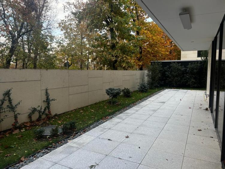 Apartament cu 4 camere decomandat, mobilat în Primăverii