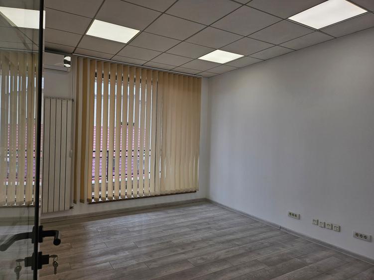 Spatiu birou Aviatorilor - 250mp - 7 birouri - 10