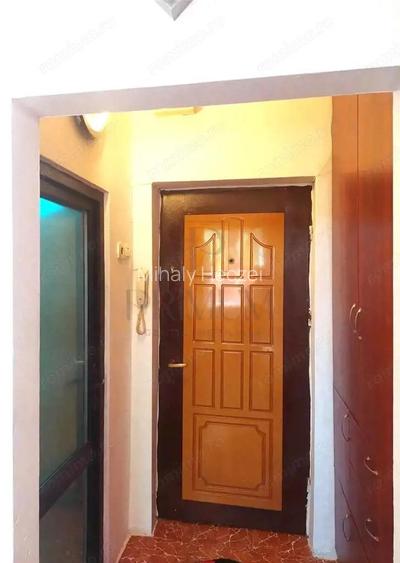 Garsoniera Renovata - Etaj Intermediar - Baie Proprie - Zona Blascovici