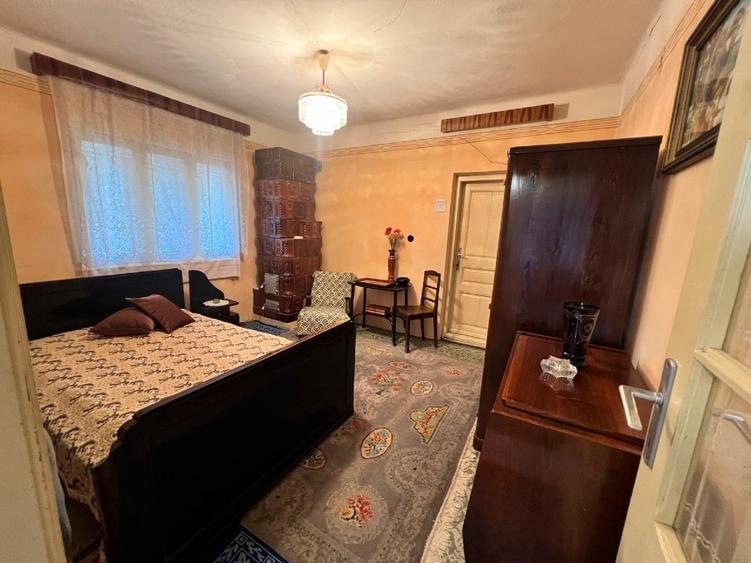 Ocazie! Proprietar vând casă cu 7 camere în Diculești, teren 2267 mp - 10