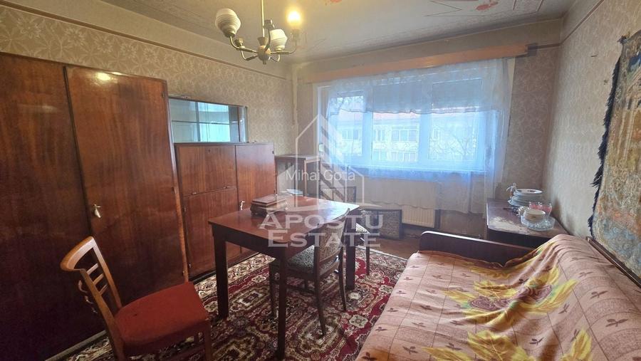 Apartament cu 4 camere, centrala proprie, zona Dacia Apartament cu 4 camere, centrala proprie, zona Dacia