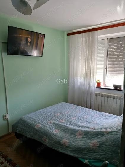 Vand apartament 3 camere.