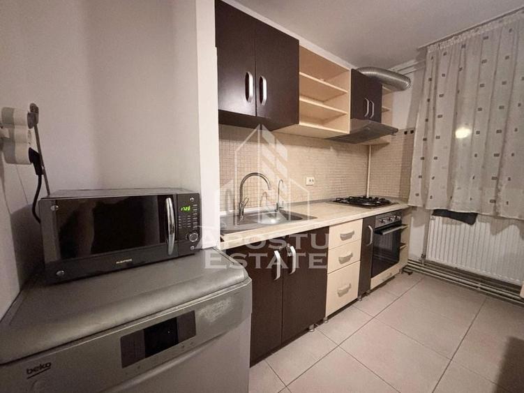 Apartament cu 3 camere, Decomandat, Centrala Proprie, zona Sagului - 7