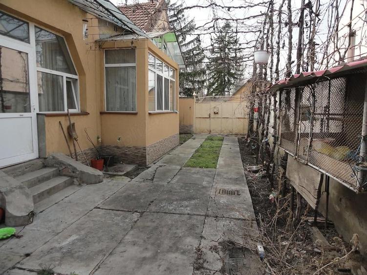 Casa solida din caramida in Parneava, teren 720 mp - 7