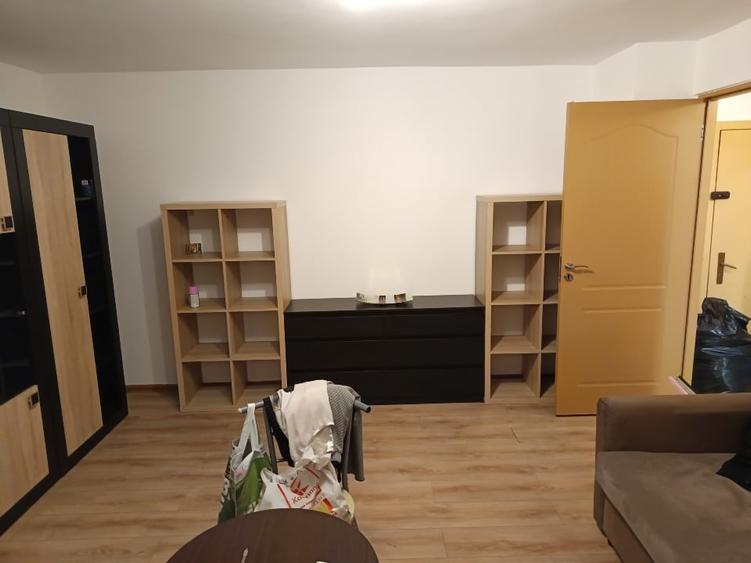 Apt cu o camera decomandat lângă shopping city de închiriat pe 300 euro/luna - 1