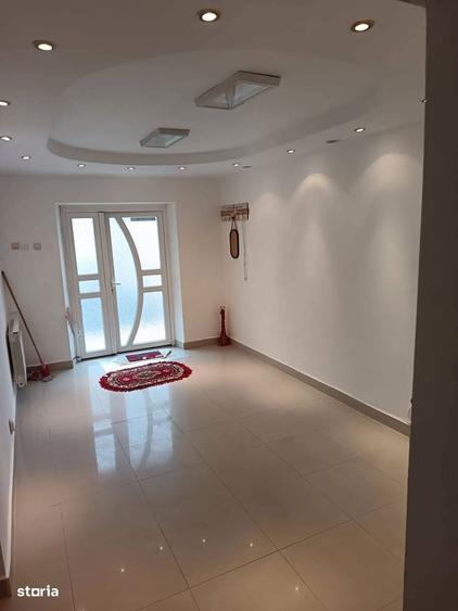 Se vinde apartament 3 camere pretabil pt activitati comerciale 82.500e - 1