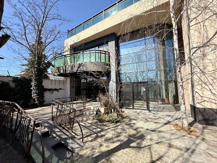 Vilă P+1+M cu lift, 262 mp utili, 2 terase panoramice, teren 348 mp - 54