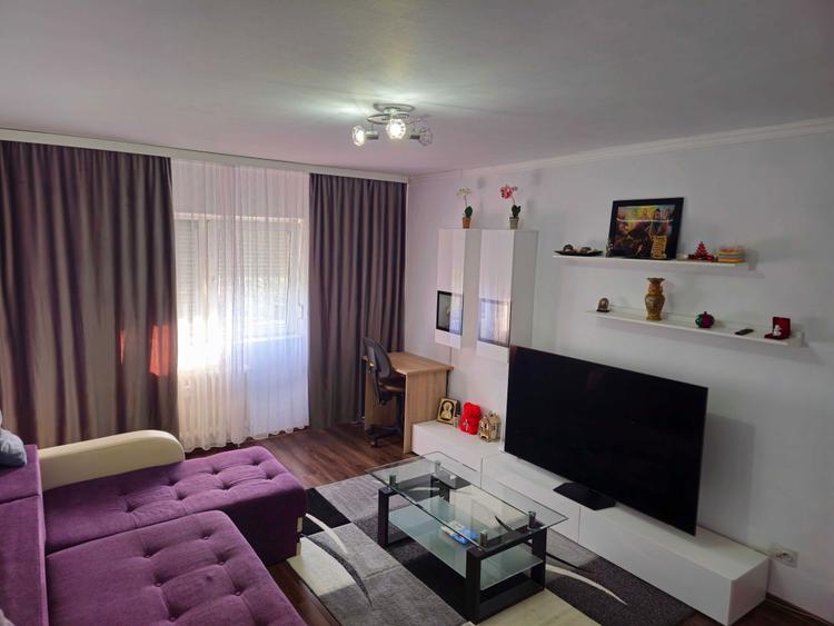 Inchiriez apartament cu 2 camere decomandat in Micalaca - 5