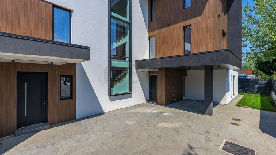 REV2004888 Vila deosebita I Erou Iancu Nicolae - 1