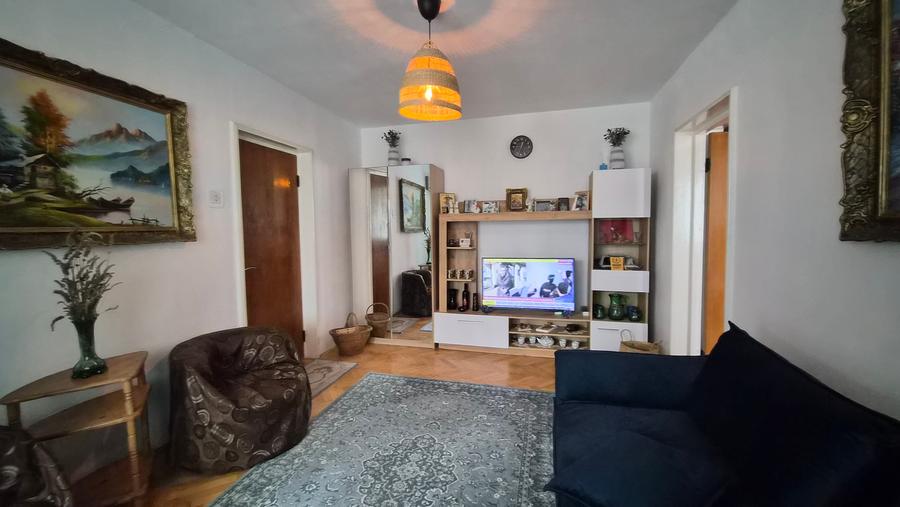 Scoala Generala nr 7 Cta /Piata Brotacei - ap 2 cam, et 4/4 (centrala gaze) - 5