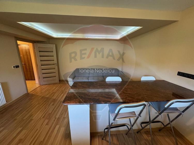 Apartament cu 3 camere de inchiriat in zona Banca Nationala
