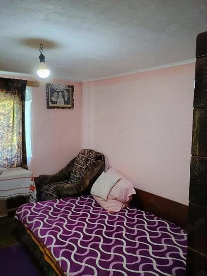 Casa batraneasca de vanzare - 1