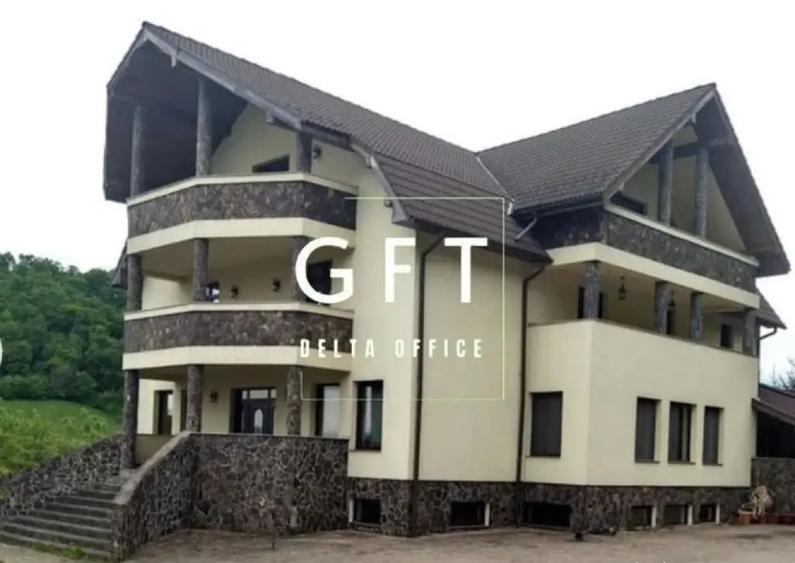 Casa de vanzare, 14 camere+teren 3500 mp, piscina interioara - 1