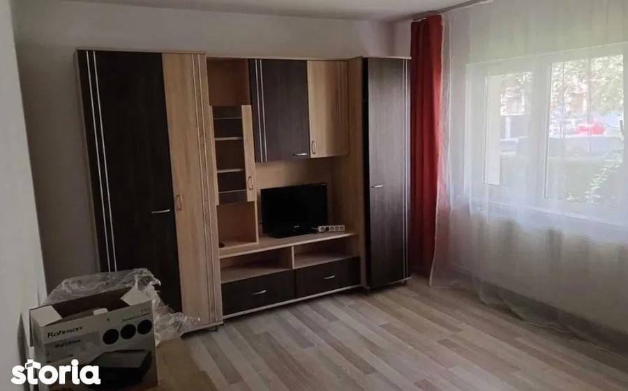 Apartament cu 2 camere decomandat în Plopilor