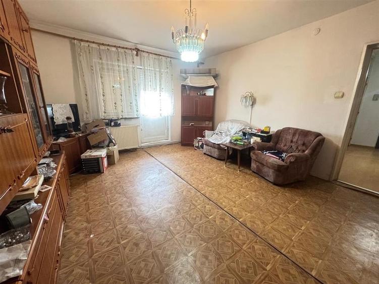 Apartament decomandat 3 camere 2 bai balcon zona Terezian - 33