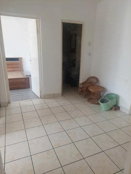 Apartament et.1 decom.com.1.sup.tot 53 mp hol si bucatarie mare open space M.5 - 3