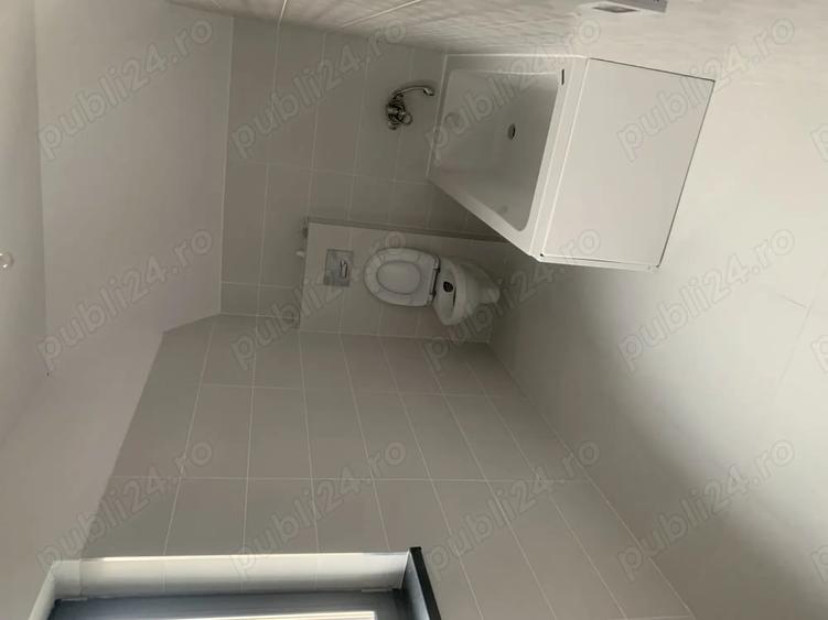 Casă cu 5 camere cu Teren 400 Mp în Valea Adâncă