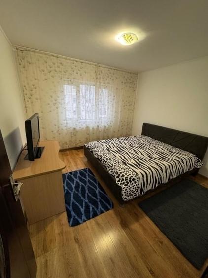 Etaj intermediar 2 Camere Decomandat 53mp Mobilat Bloc 1984 zona Nicolina - 4