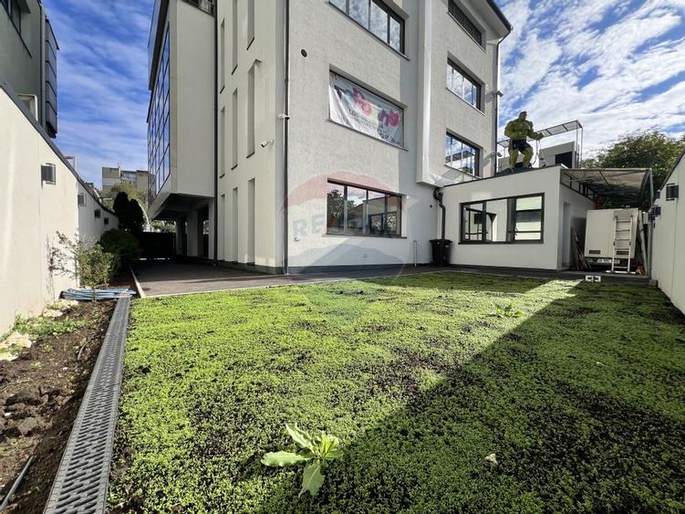 Spatiu comercial modern de inchiriat / 2 locuri de parcare - 32