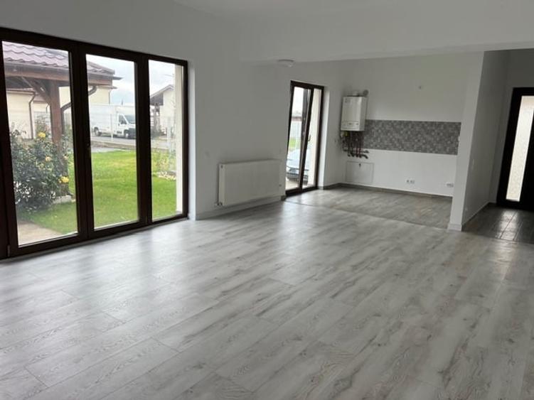 Casa Individuala de inchiriat, 3 cam, 2 bai mobilate, 2 parcari - 10