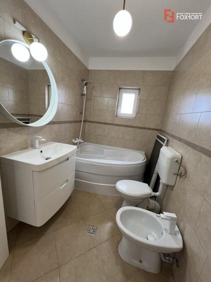 Apartament cu 3 camere, de vanzare, zona Dambovita - 9