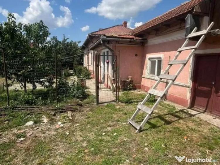 Casa de Locuit cu Teren si Curte Mare - 5