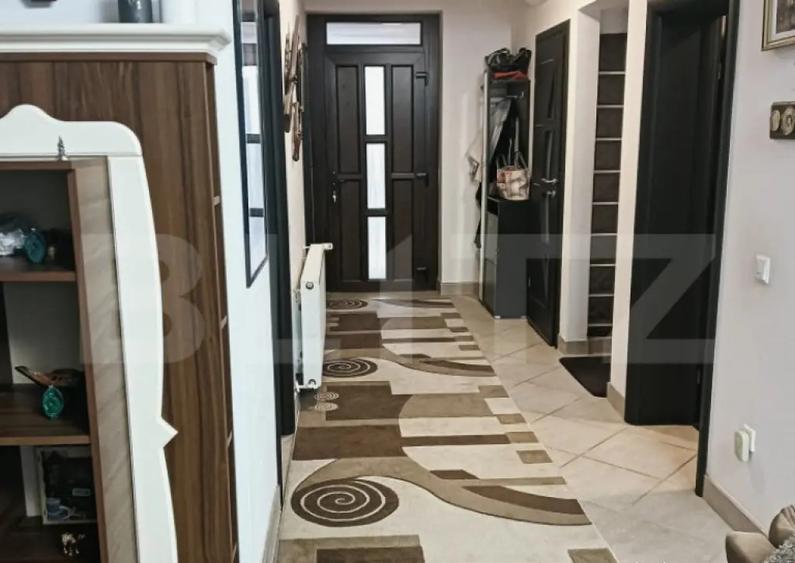 Casa individuala cu 5 camere, 240 mp, 12,8 ari teren, zona - 6