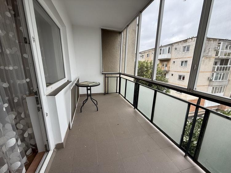 Apartament 1 camera 50 mp cu centrala proprie etajul 3/4 - 3
