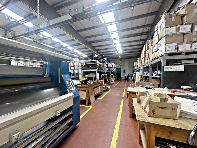 Gaminvest  Hala de productie sau depozitare,2 minute de Calea Borsului,A2164 - 6