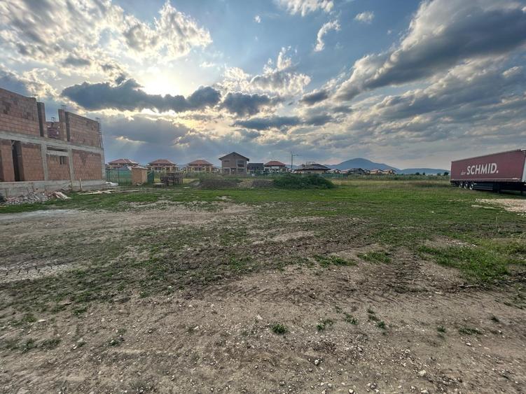 Teren de vânzare în Cristian, Brașov – 636 mp | PUZ aprobat | Vedere panoramică - 1