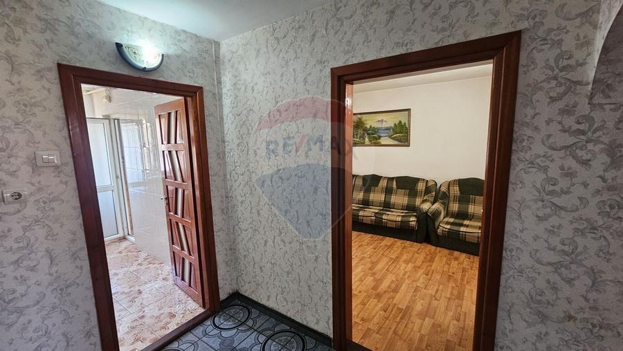 Apartament 3 camere de vânzare – Zona 1 Decembrie, Piatra Neamț - 9