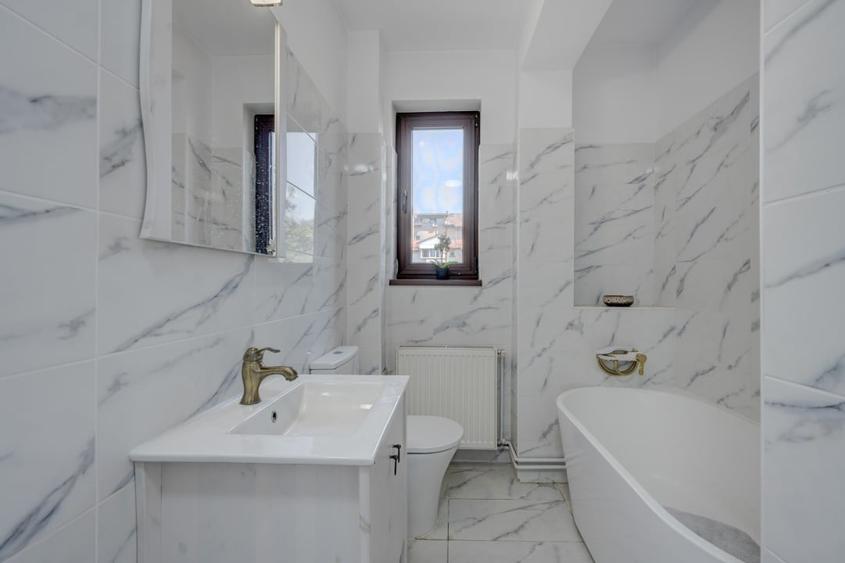 O proprietate imobiliara deosebita, formata din casa si mult teren! - 18