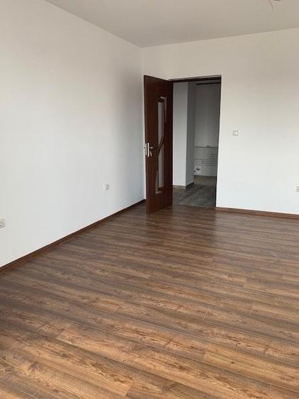 Apartament 2 camere Miroslava, 100 ml de statia de autobuz, str C-tin Langa 40 - 14