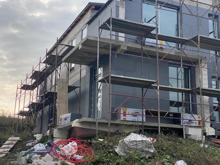 Casa de vanzare ,136 mp , semifinisata, teren 700 mp ,in Chinteni - 2