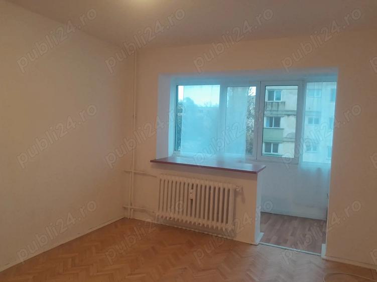 Inchiriez apartament 3camere - 1