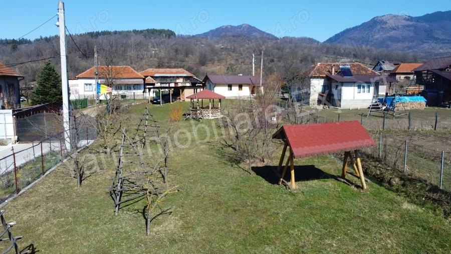 Casa de vacan?a de vanzare in comuna Corbeni, jude? Arge?. - 13