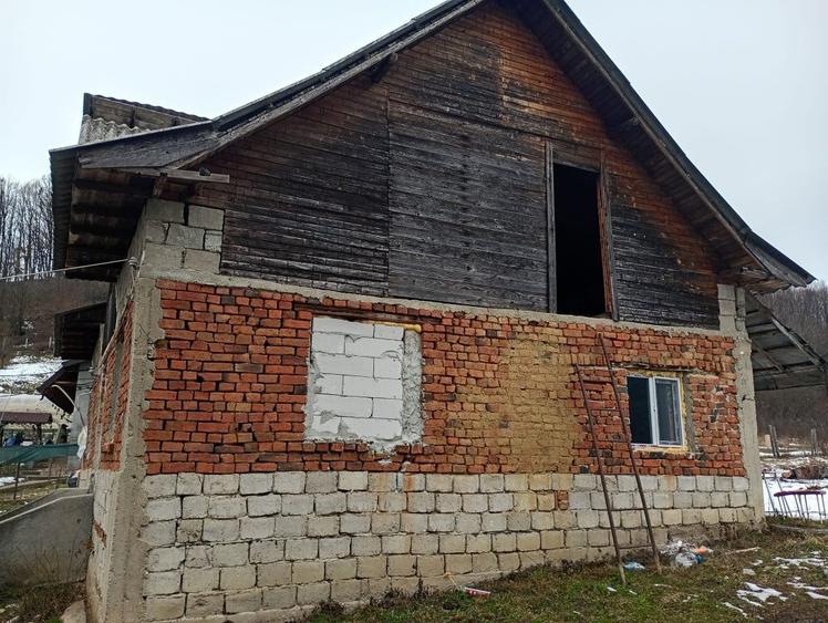 Vand casa cu fanar plus livada - 3