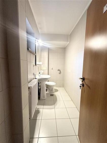 Casă individuală cu 8 camere cu Canalizare în Casa de Cultură